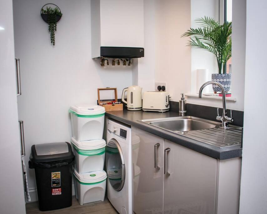 No12-Luxe Living Guest Apartment- 1 Bed-Garden-Private Parking-Wifi-Beach-City 스완지 외부 사진