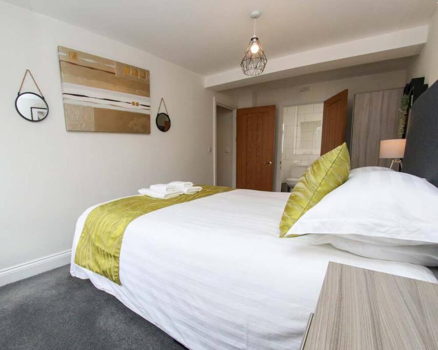 No12-Luxe Living Guest Apartment- 1 Bed-Garden-Private Parking-Wifi-Beach-City 스완지 외부 사진